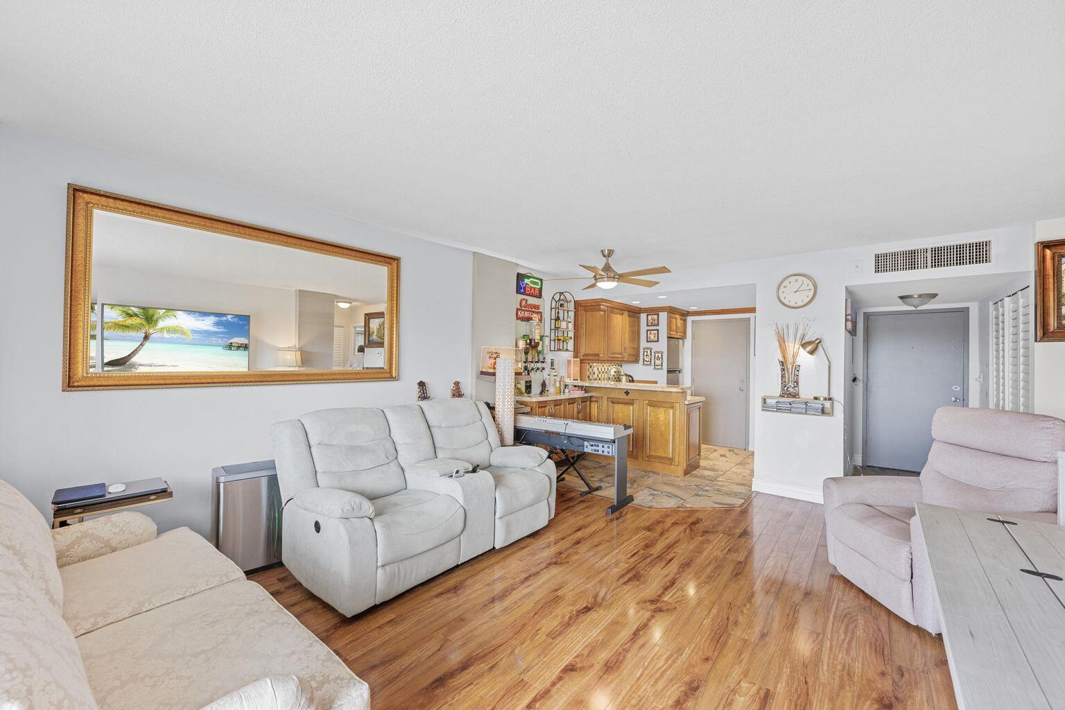 CORAL LAKE TOWER CONDO - Residential