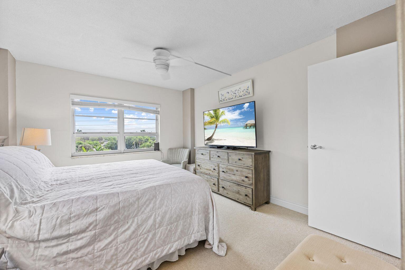 CORAL LAKE TOWER CONDO - Residential