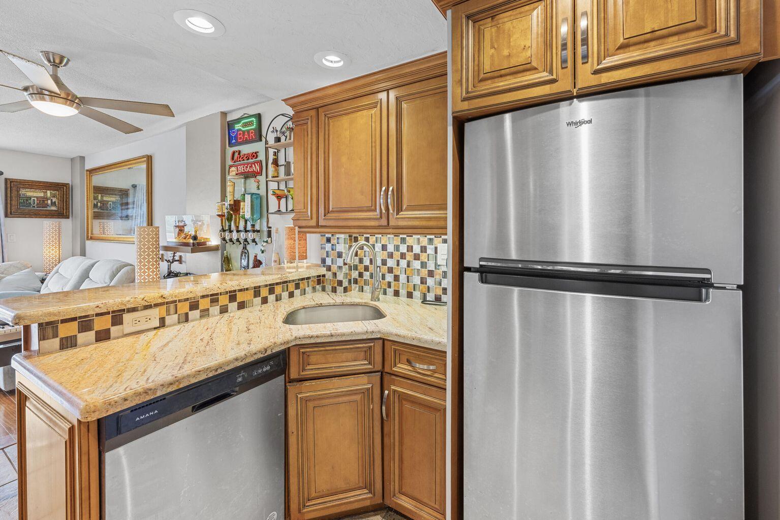 CORAL LAKE TOWER CONDO - Residential