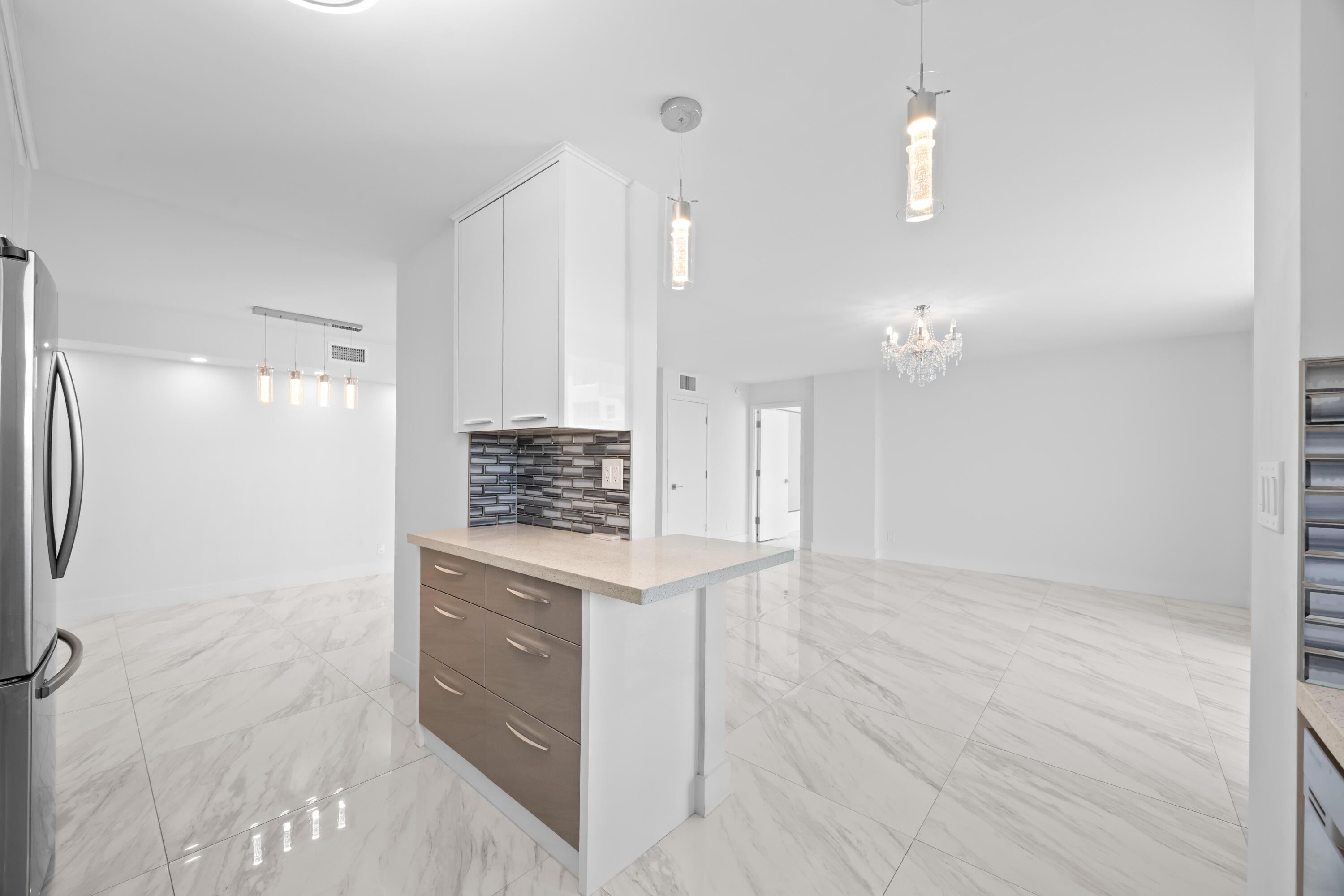 137 Golden Isles Drive 914