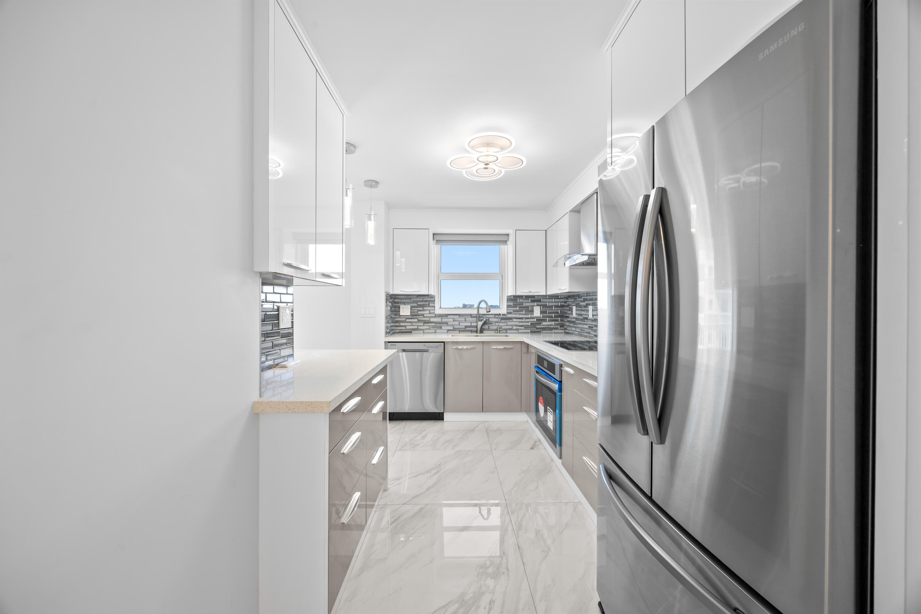 137 Golden Isles Drive 914