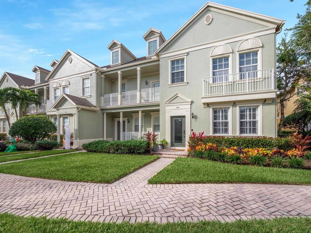 Photo of 204 W Thatch Palm Circle, Jupiter, FL 33458 (MLS # R10946854)