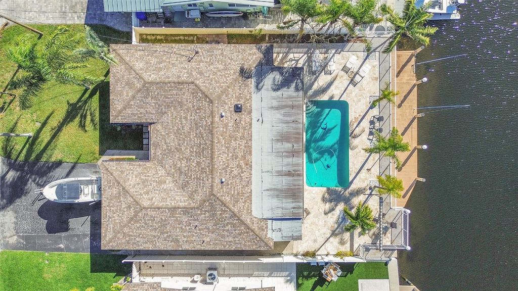 Photo of 961 SE 10th Court, Pompano Beach, FL 33060 (MLS # F10542430)