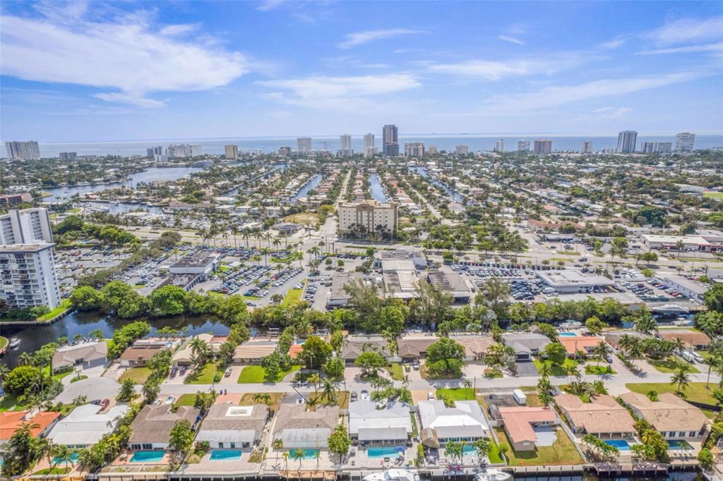 Photo of 961 SE 10th Ct, Pompano Beach, FL 33060 (MLS # F10542430)