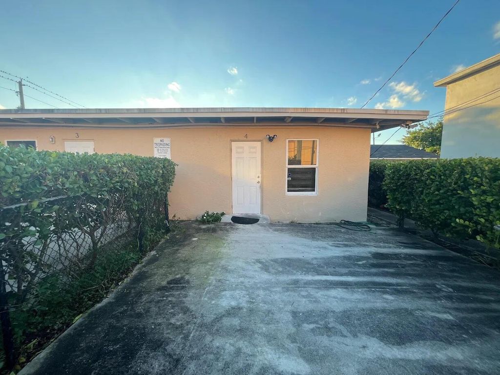 Photo of 901 8th Street #4, West Palm Beach, FL 33401 (MLS # R11147342)