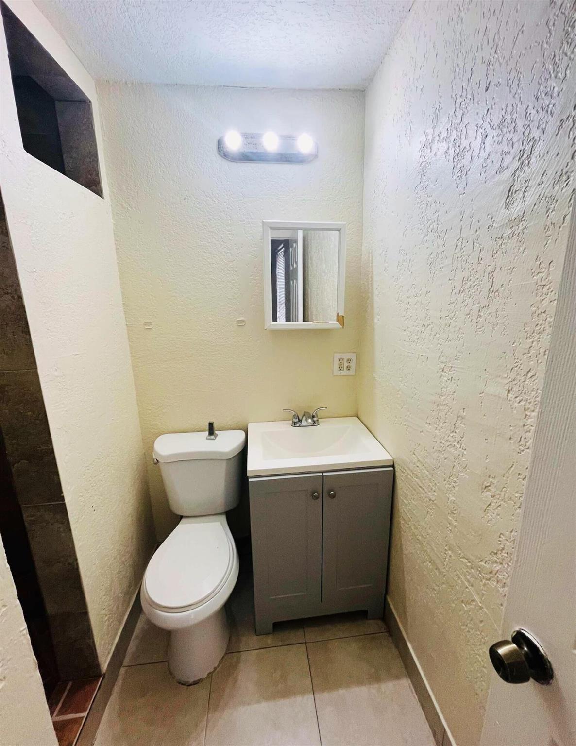 FRESHWATER ADD TO WPB - Residential Lease