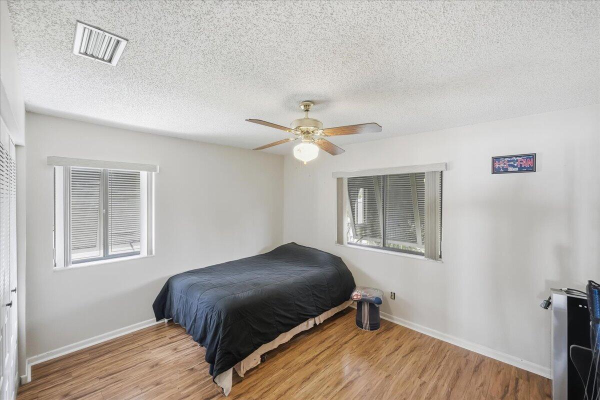 ROLLING HILLS LAKE ESTATE - Residential