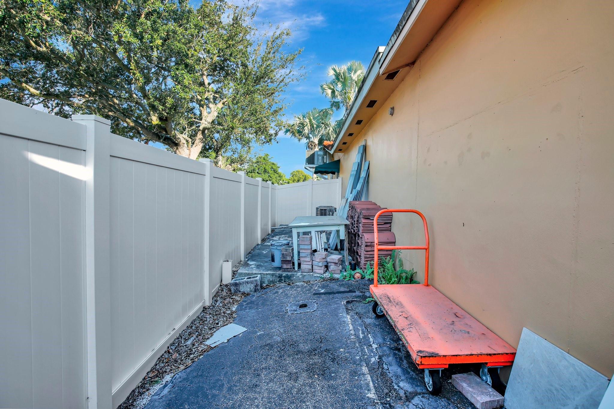 Hollywood Hills Amd 6-31 - Residential