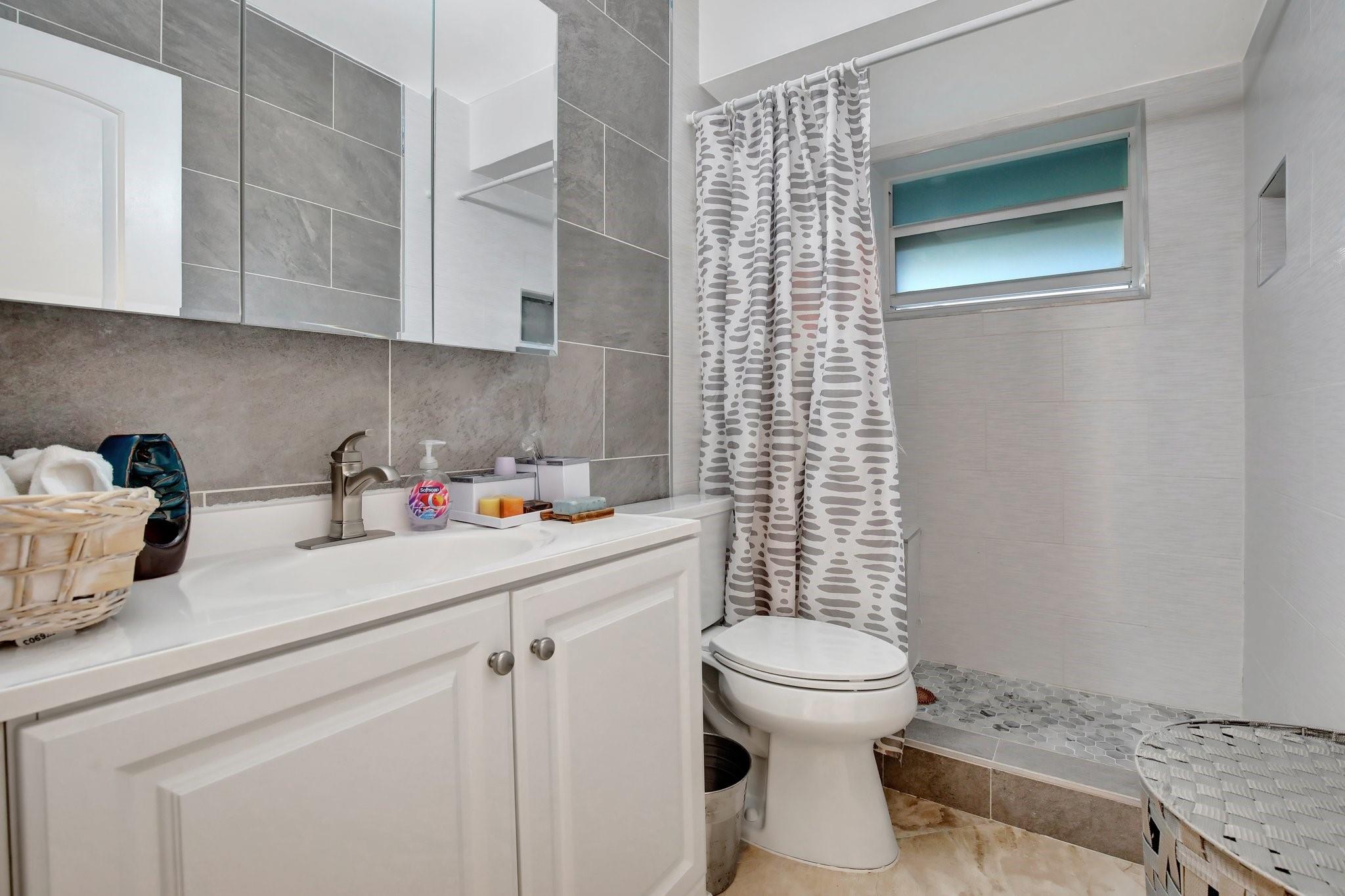 Hollywood Hills Amd 6-31 - Residential