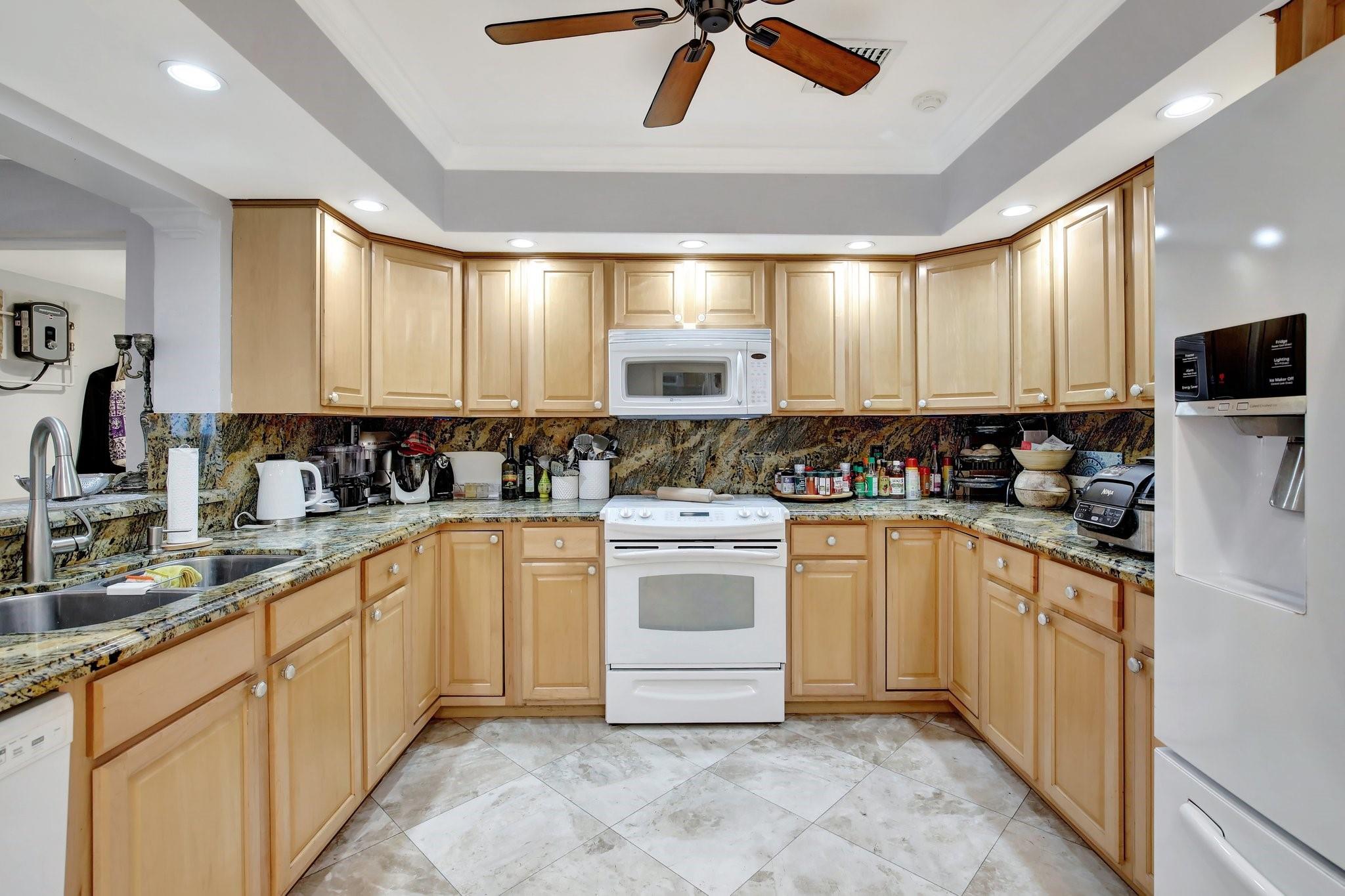 Hollywood Hills Amd 6-31 - Residential