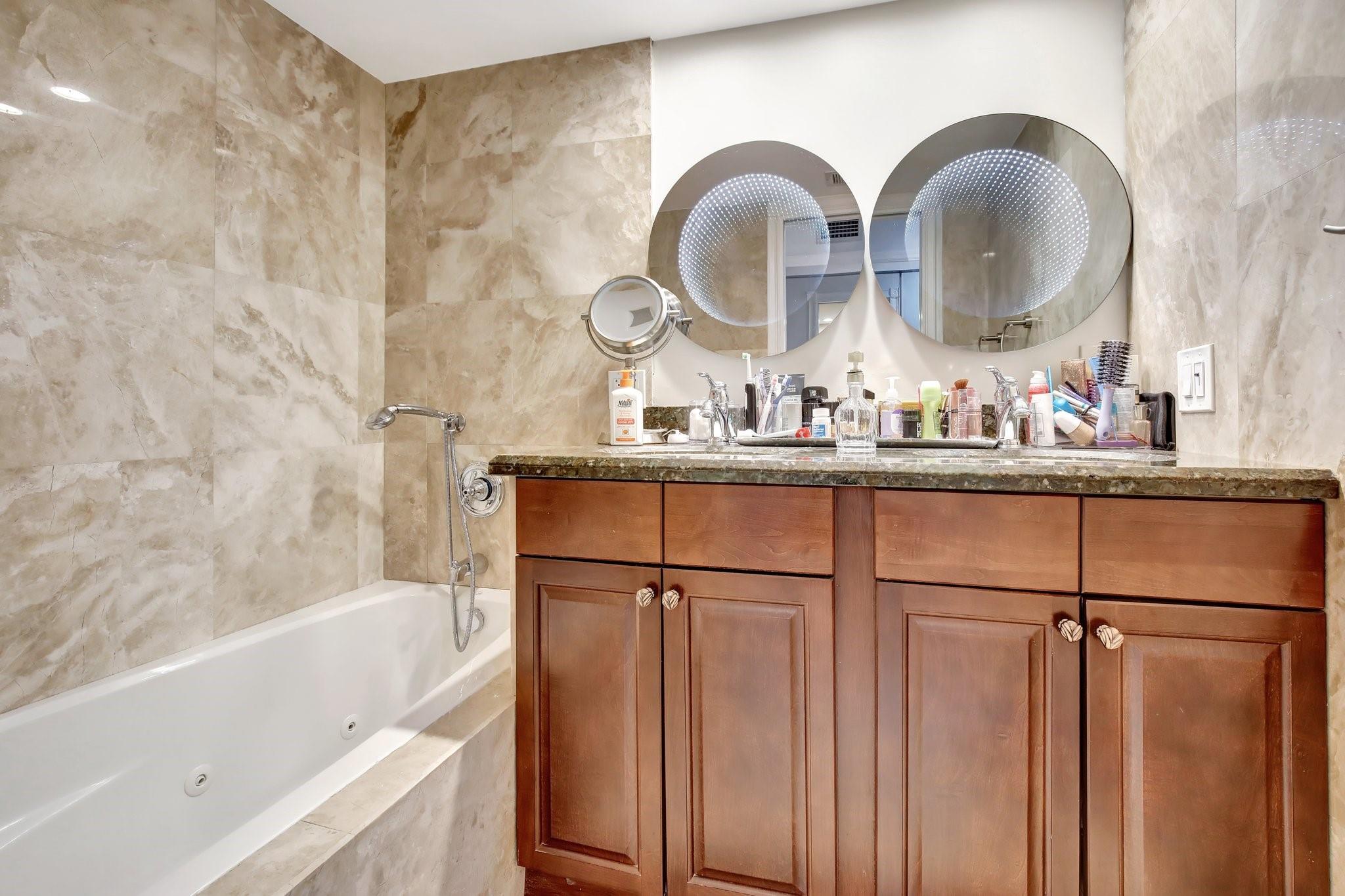 Hollywood Hills Amd 6-31 - Residential