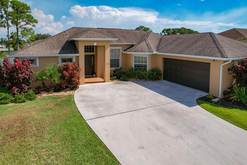 Photo of 1338 SW Glastonberry Avenue Ave, Port Saint Lucie, FL 34953 (MLS # R10825796)