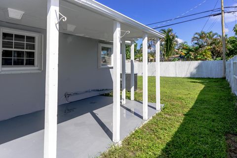 A home in Royal Palm Beach