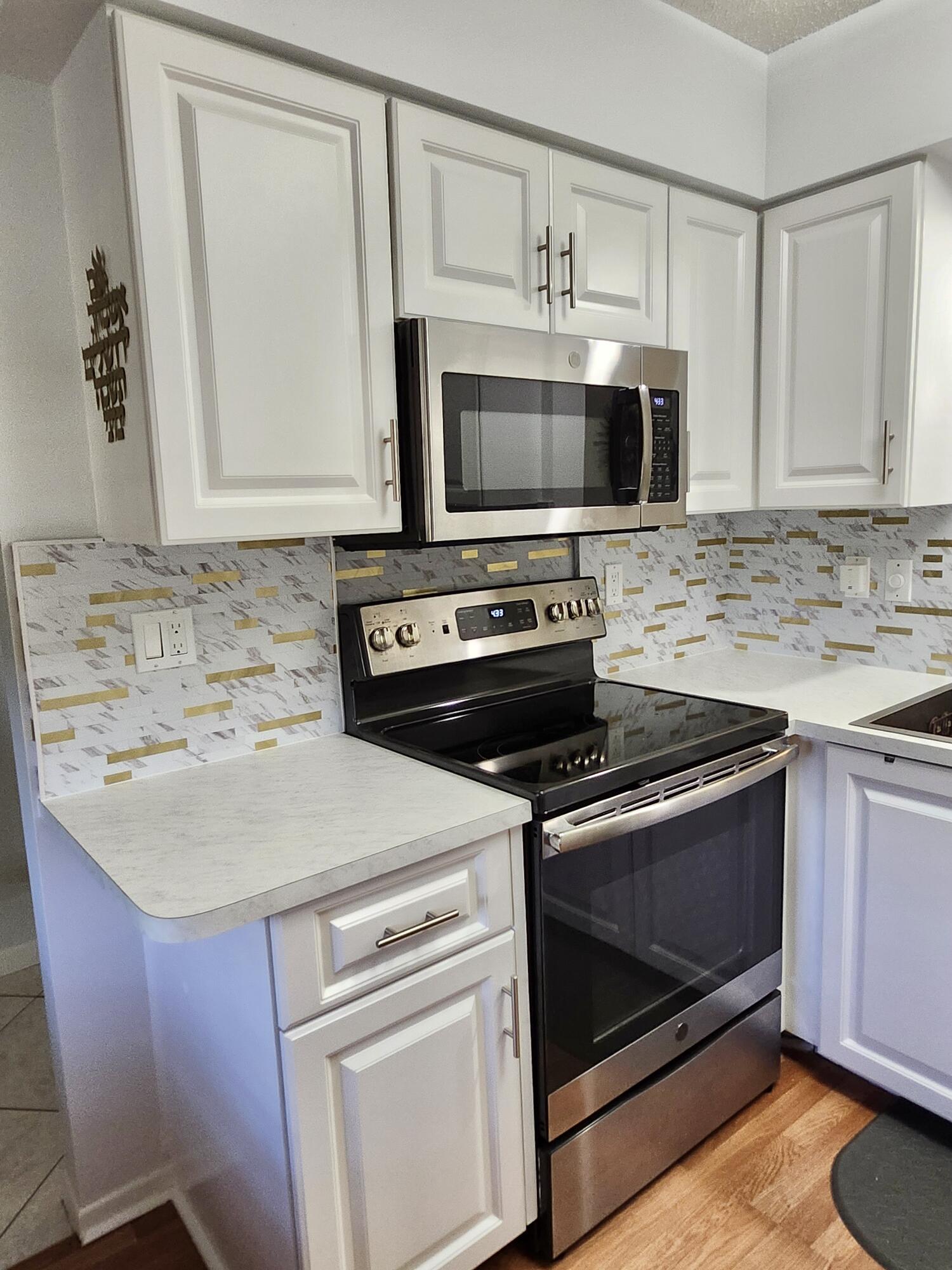 7185 Huntington Lane 405
