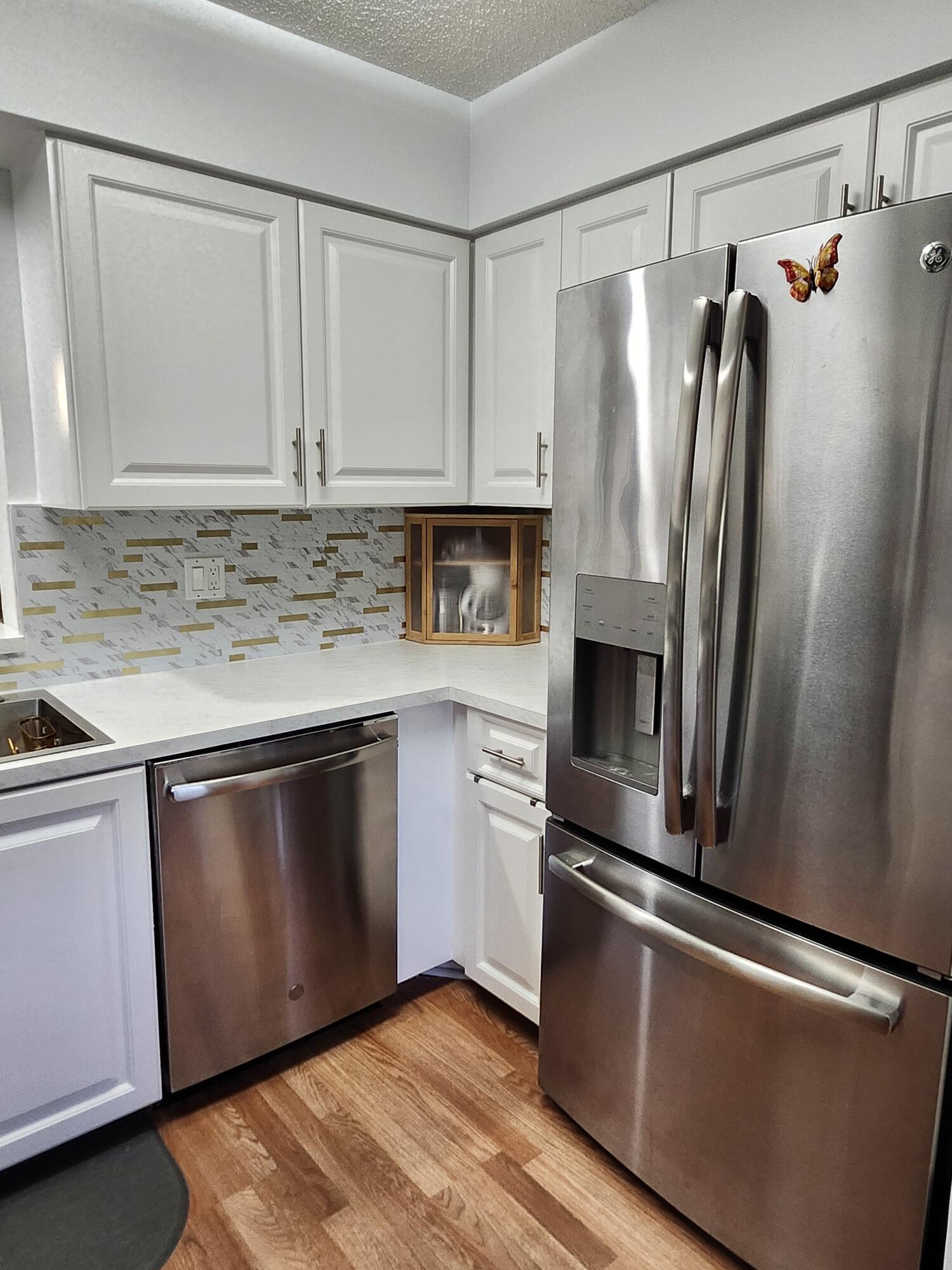 7185 Huntington Lane 405
