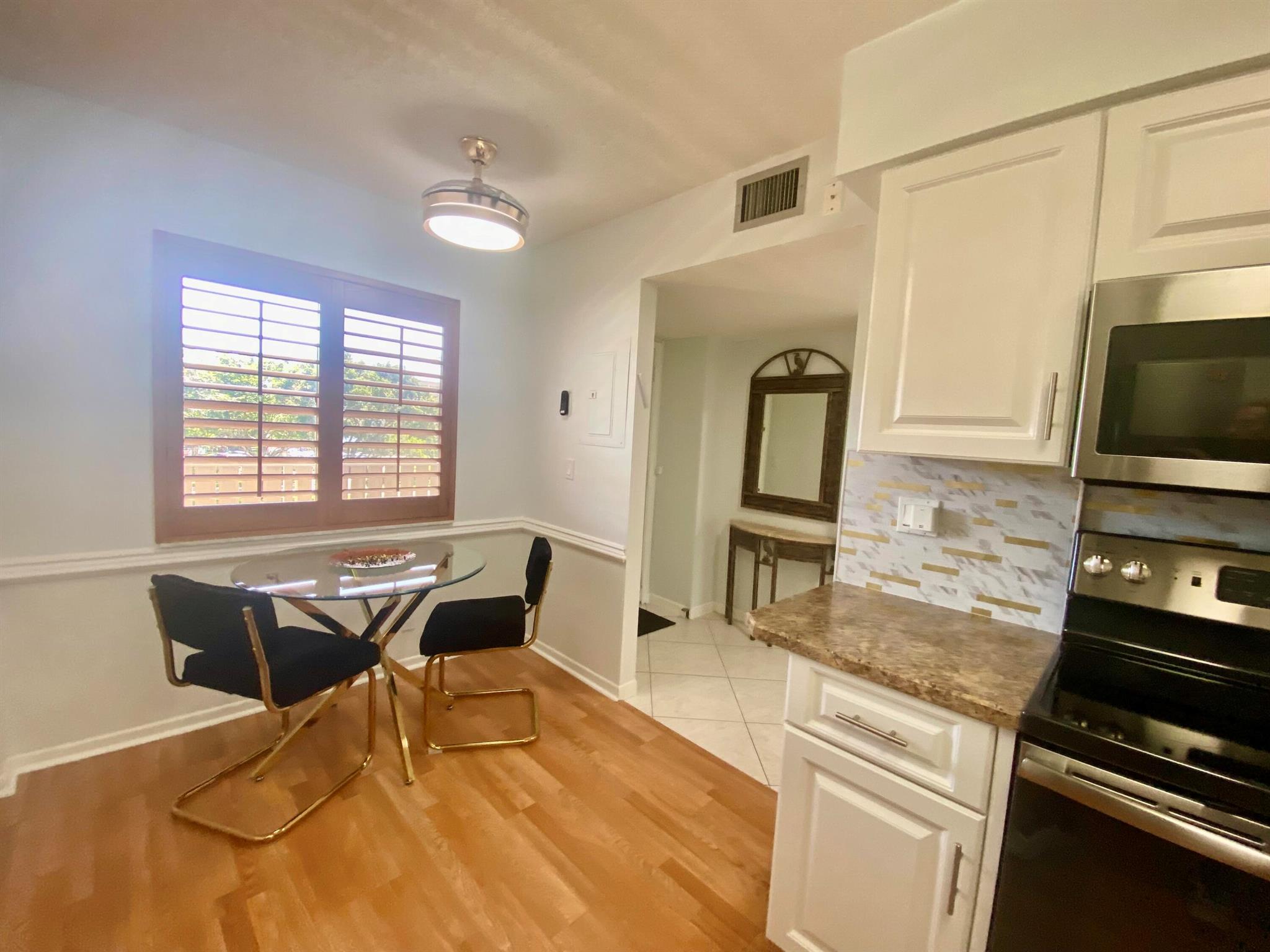 7185 Huntington Lane 405