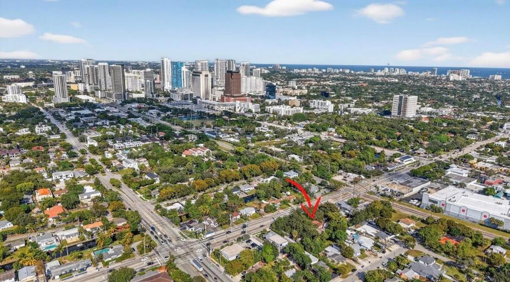 Photo of 314 SW 12th Street, Fort Lauderdale, FL 33315 (MLS # R11145679)