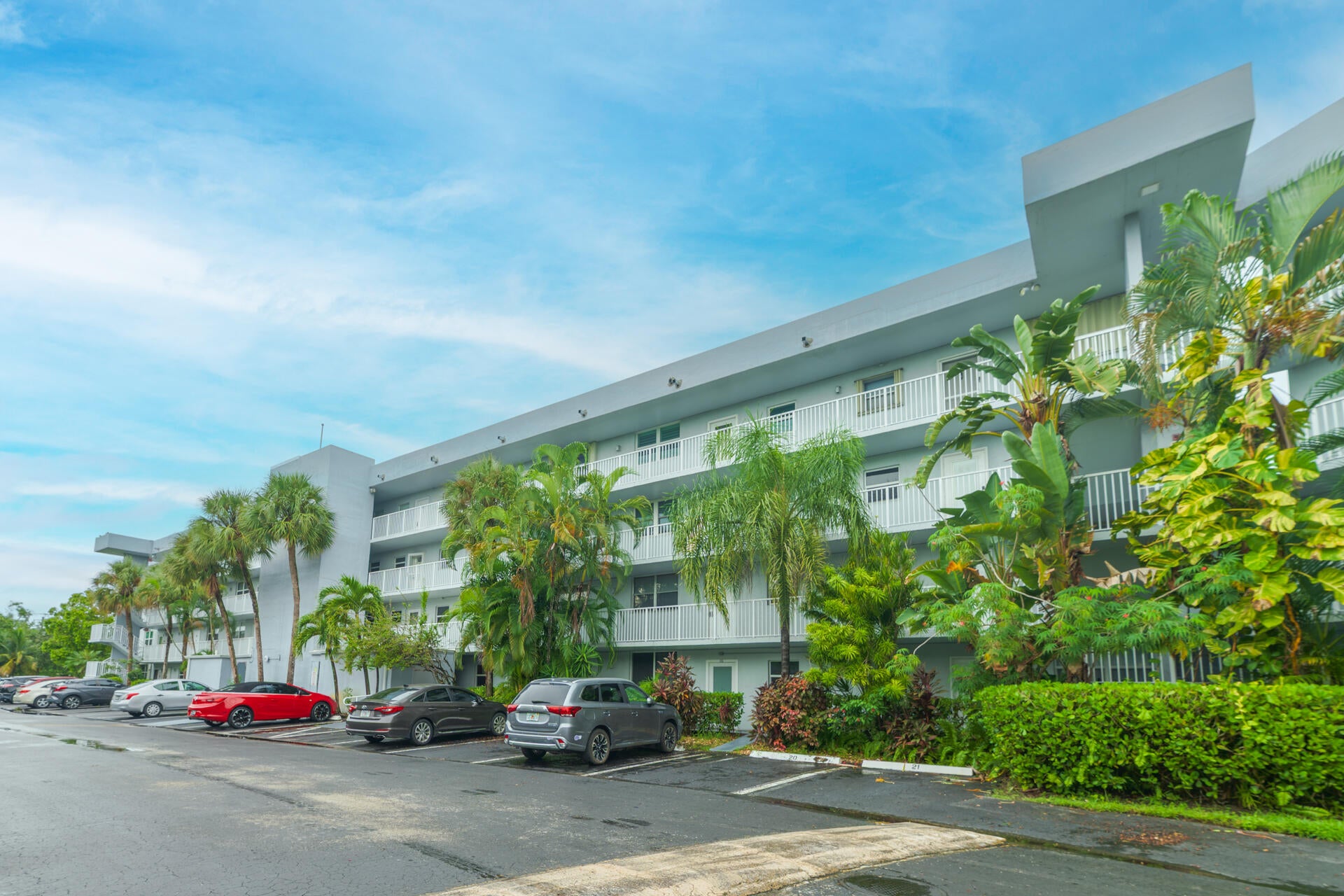 101 ROYAL PARK Drive 1C