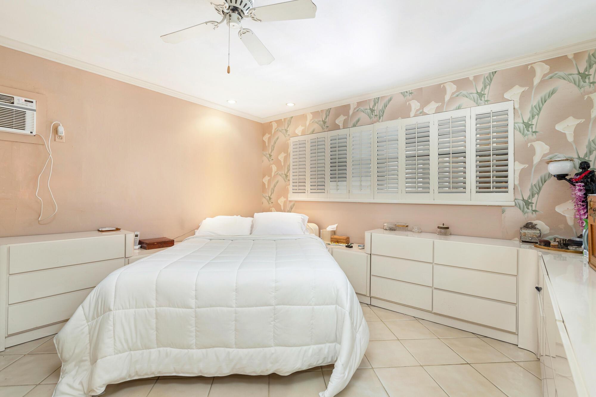 PALM BEACH SHORE ACRES - Residential