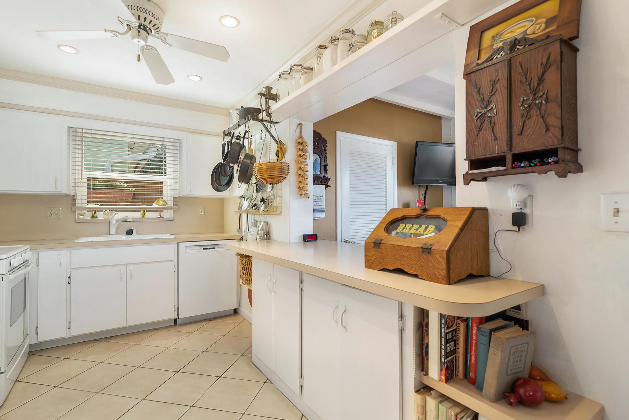 PALM BEACH SHORE ACRES - Residential