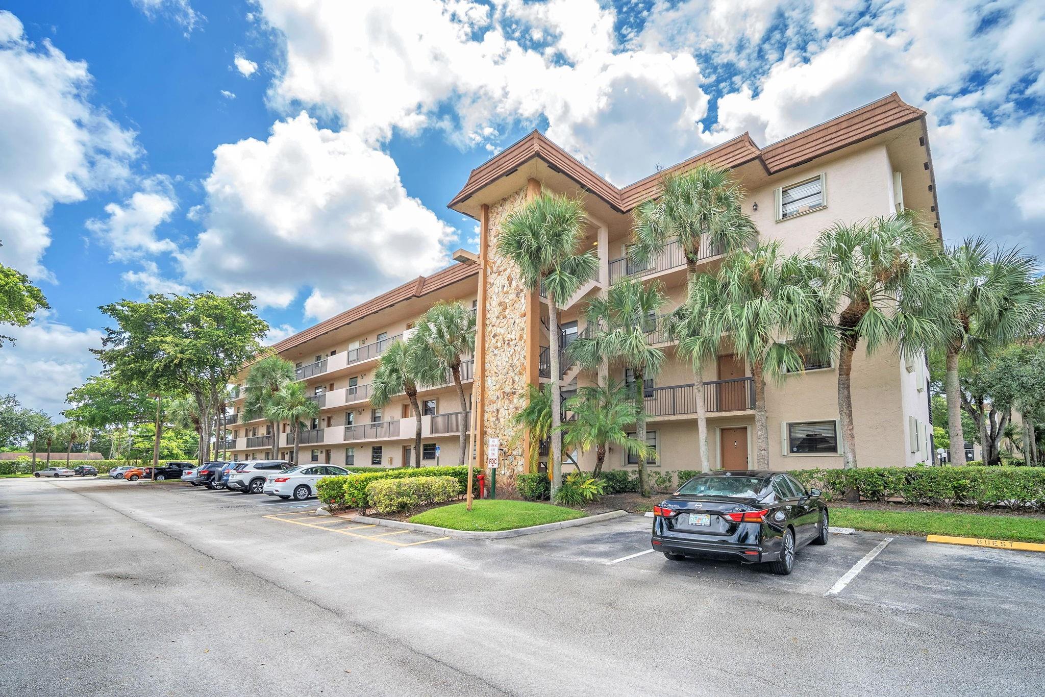 LAKES OF CARRIAGE HILLS - Residential