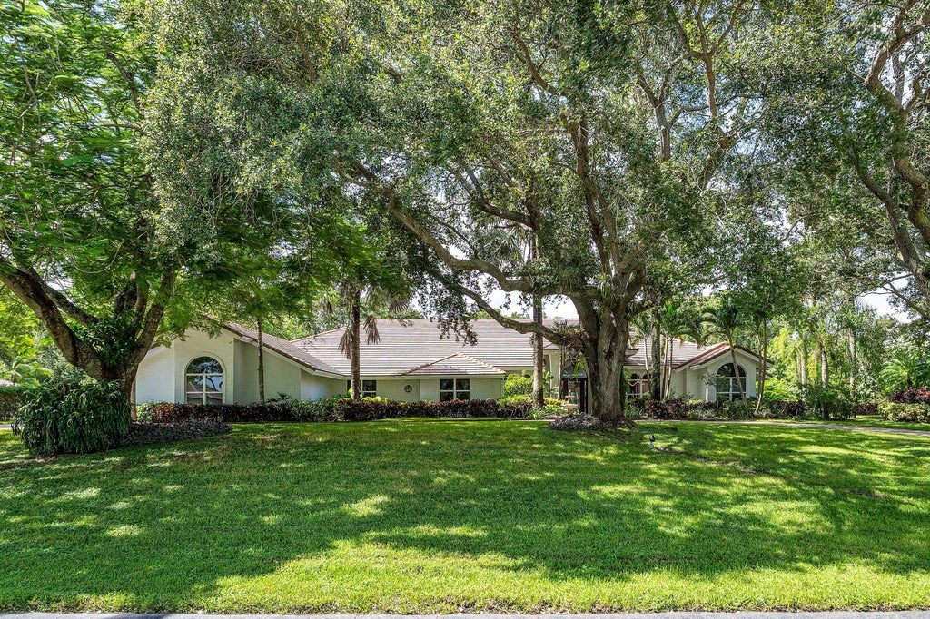 Photo of 17888 Fieldbrook Circle E, Boca Raton, FL 33496 (MLS # B26089421)