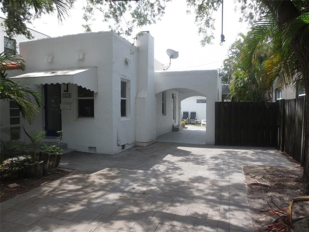 Photo of 1004 NE 3rd Street, Fort Lauderdale, FL 33301 (MLS # B26021875)