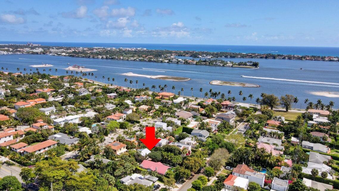 235 Dyer Road Treehouse