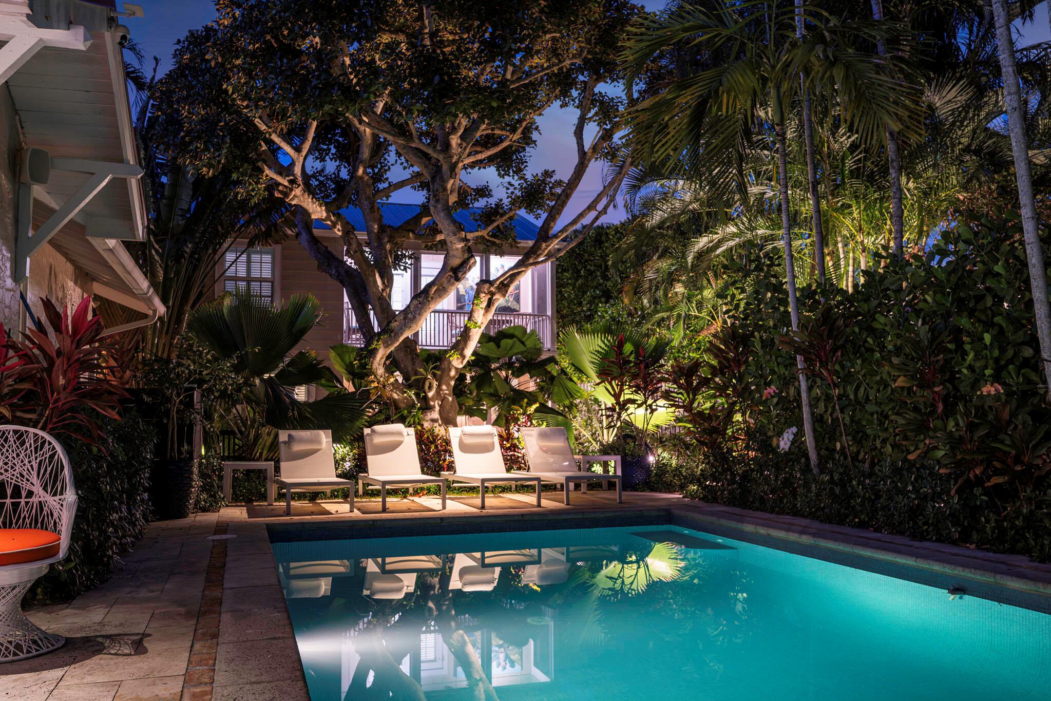 235 Dyer Road Treehouse