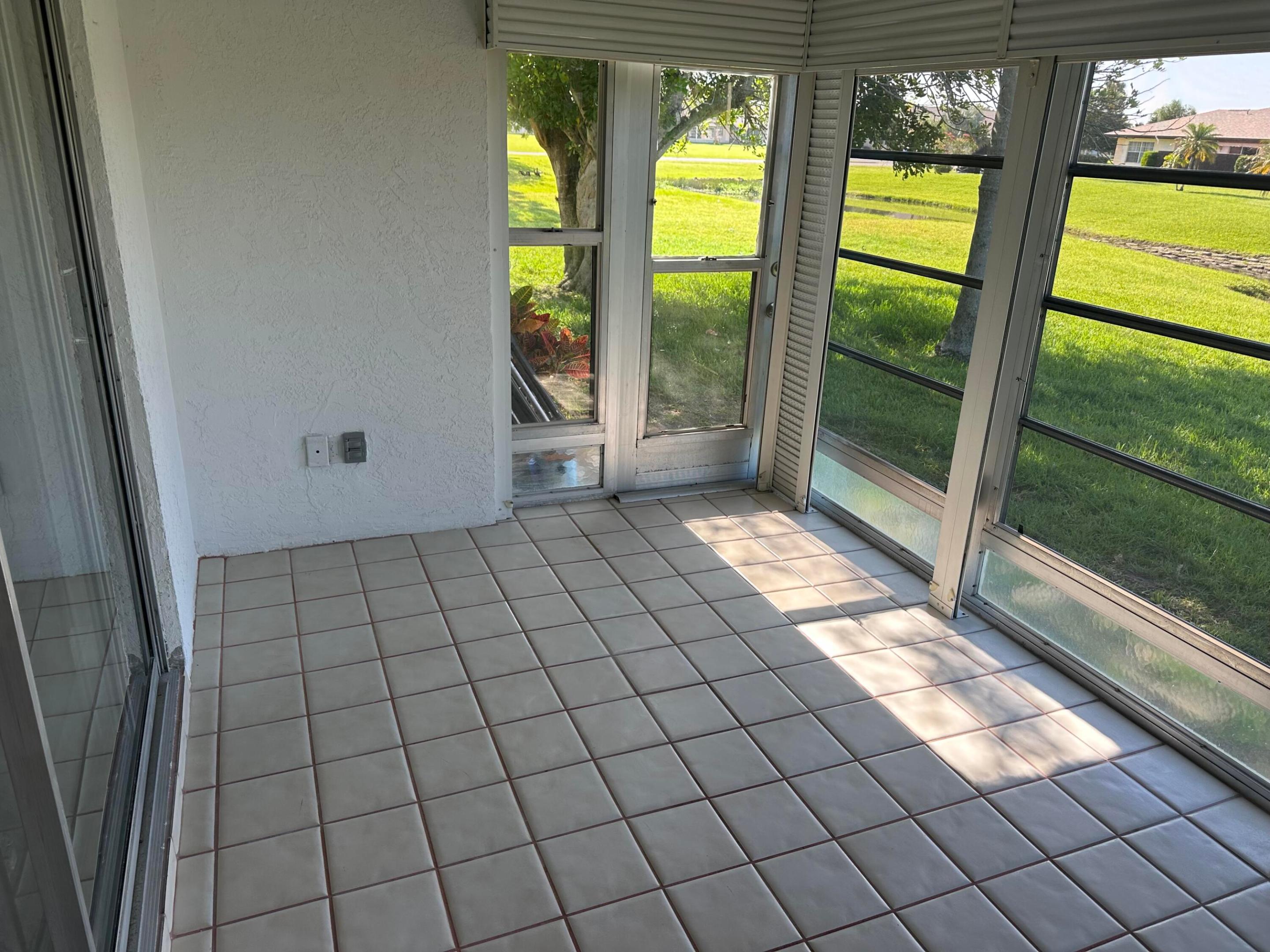 THE GROVE CONDOMINIUM SECTION 1 - Residential