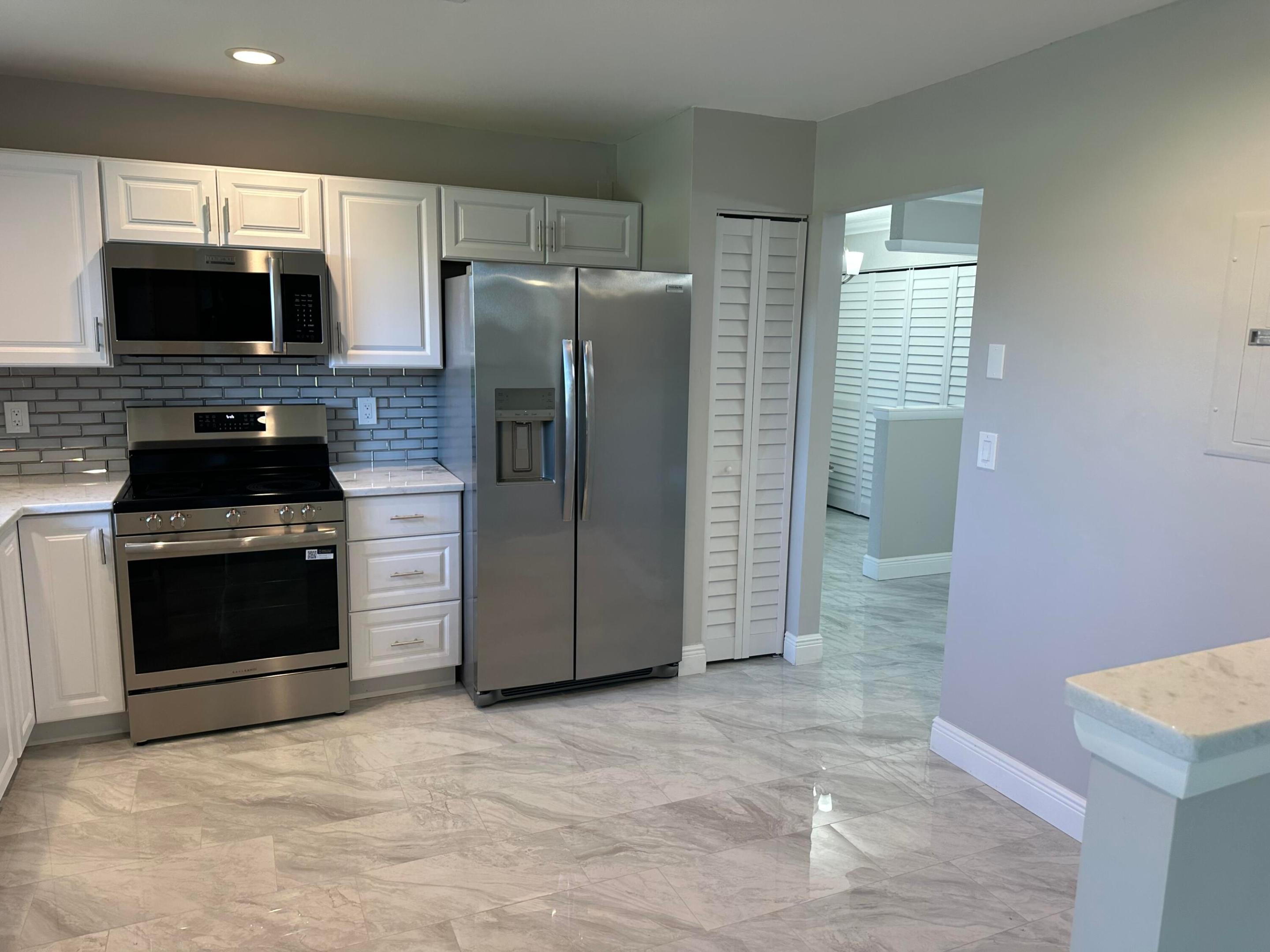 THE GROVE CONDOMINIUM SECTION 1 - Residential