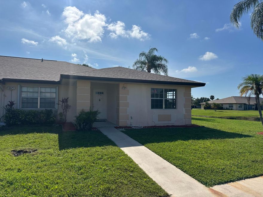 Absolutely Gorgeously remodeled END single ground floor unit overlooking the lake. New flooring throughout, new kitchen with all new stainless appliances and marble tops, glass backsplash, New bathrooms including tile, vanities, new light fixtures and ceiling fans.  Enclosed Florida room. This unit should not last long.  Buyer responsible for verifying all info.