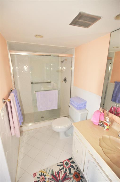 Barclay Condominium - Residential Lease