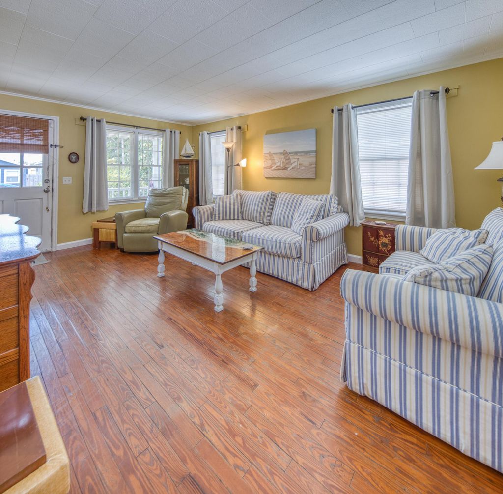 Photo of 320 N J Street, Lake Worth Beach, FL 33460 (MLS # R11084687)