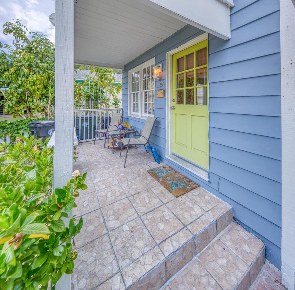 Photo of 320 N J Street, Lake Worth Beach, FL 33460 (MLS # R11084687)