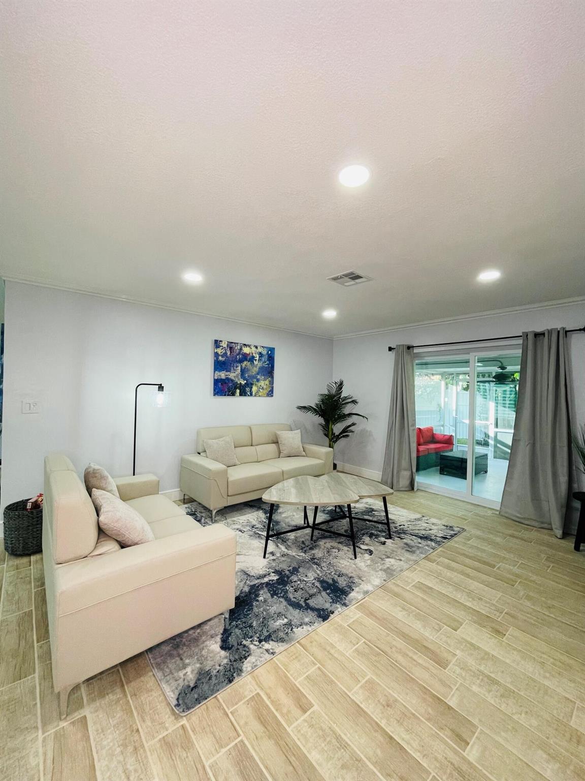 TROPIC PALMS PL 1 IN PB 25 PGS 99 TO 102 INC - Residential Lease