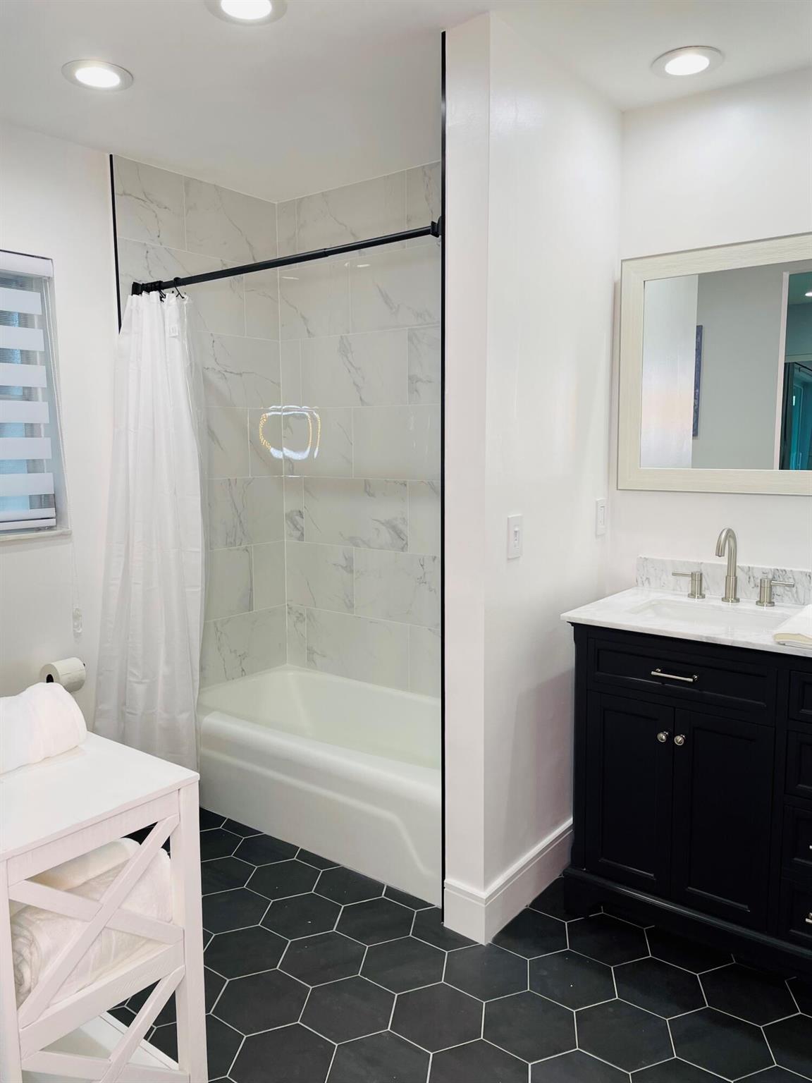 TROPIC PALMS PL 1 IN PB 25 PGS 99 TO 102 INC - Residential Lease