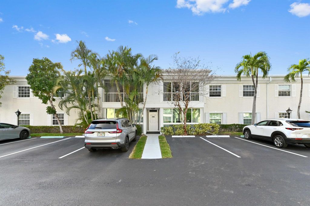 Photo of 6397 Bay Club Drive #3, Fort Lauderdale, FL 33308 (MLS # R11064357)