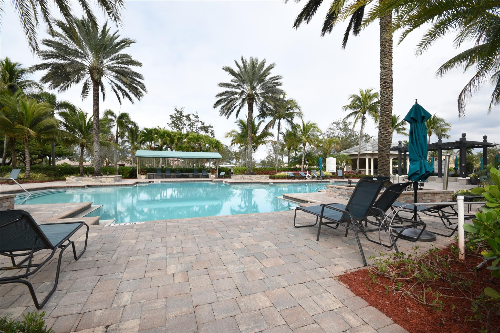 PARKLAND ISLES - Residential