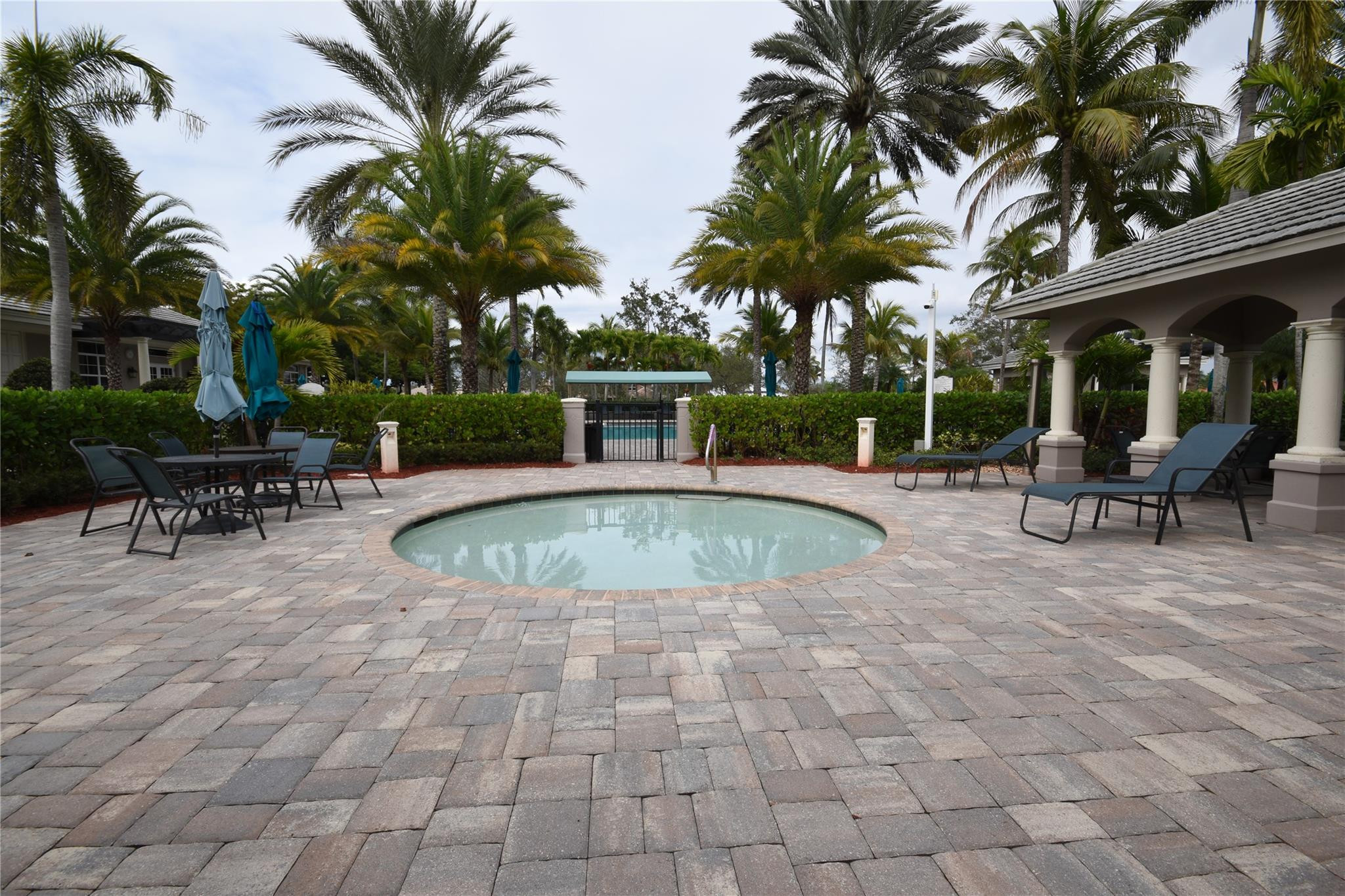 PARKLAND ISLES - Residential