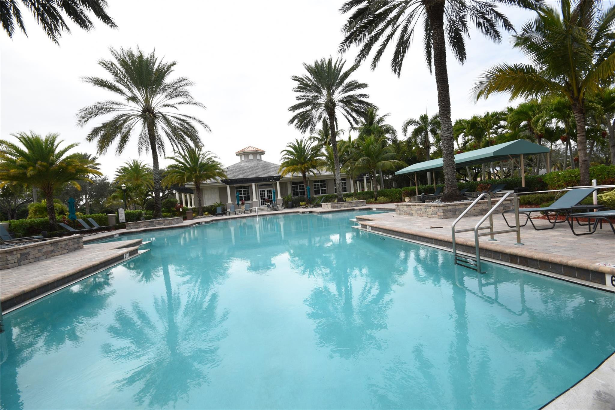 PARKLAND ISLES - Residential