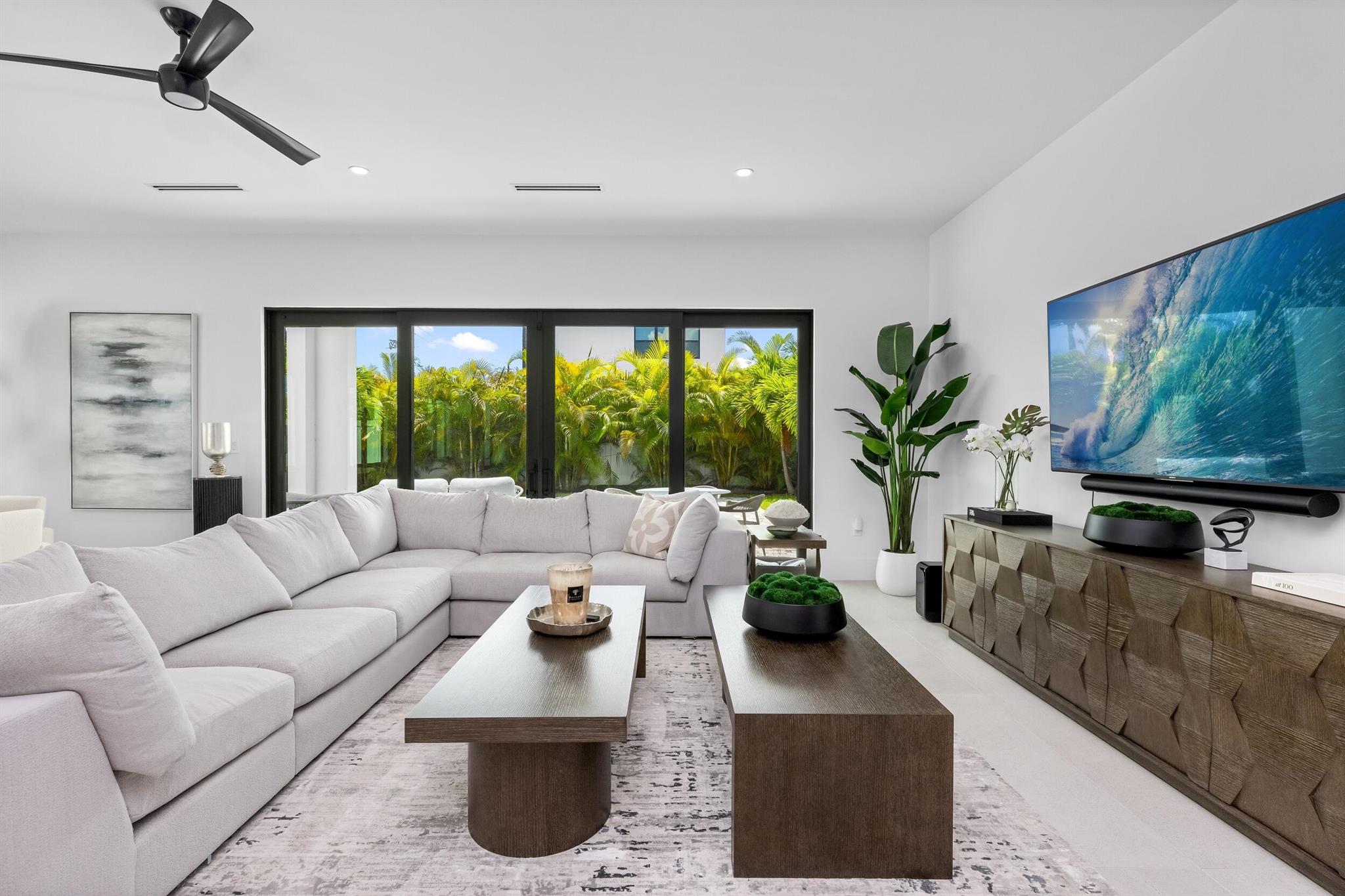 DELRAY MANORS - Residential