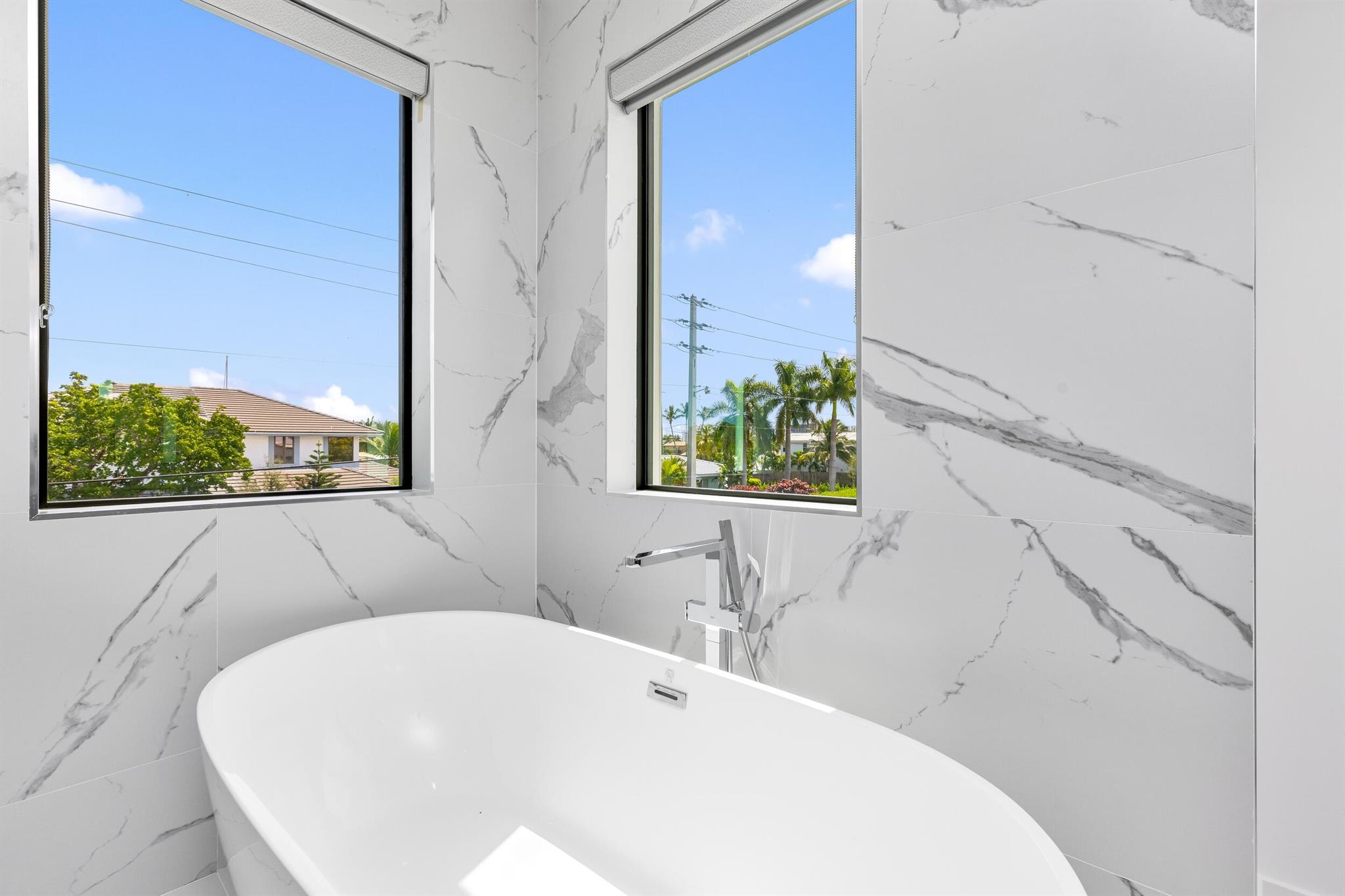 DELRAY MANORS - Residential