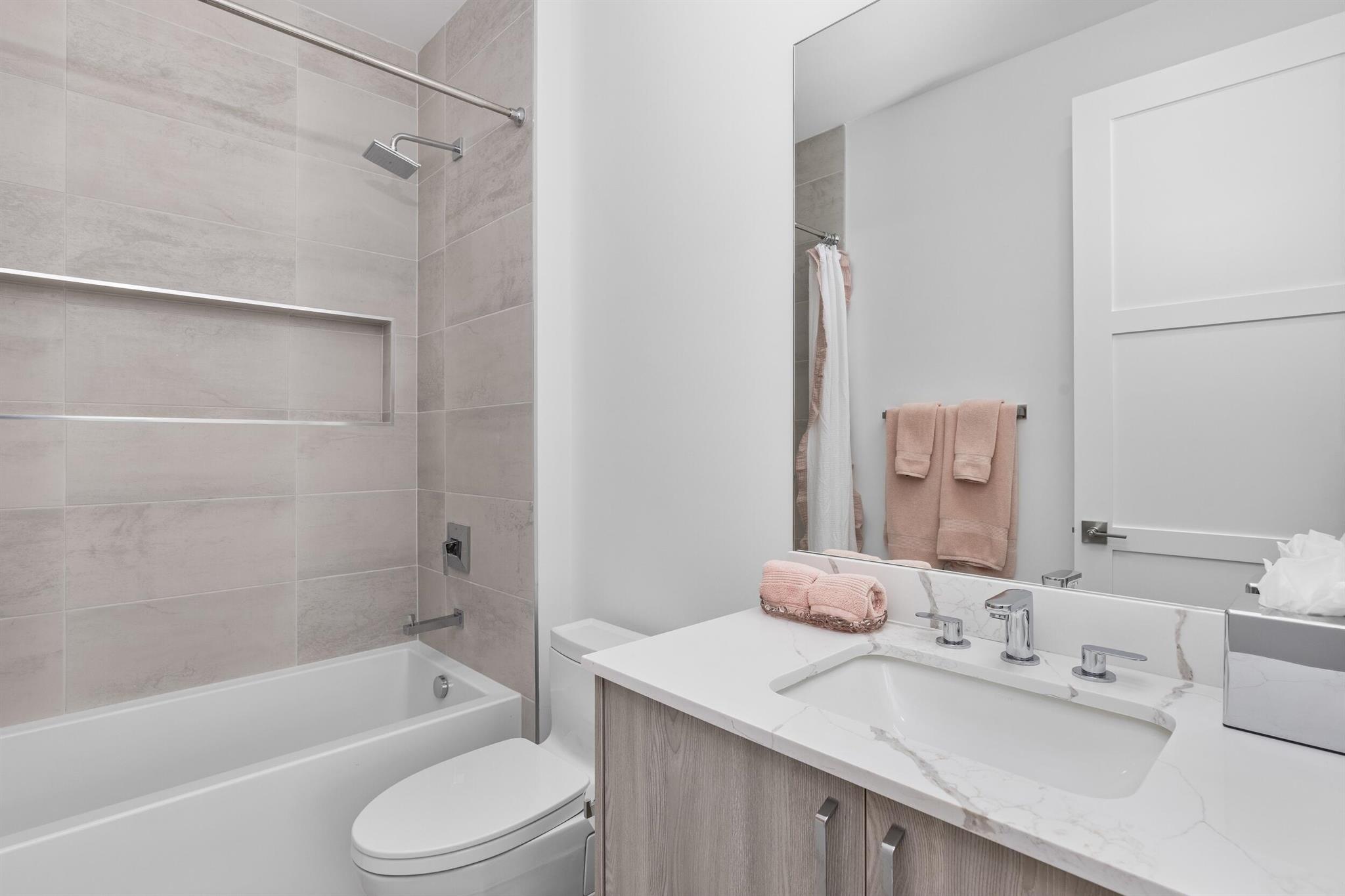 DELRAY MANORS - Residential