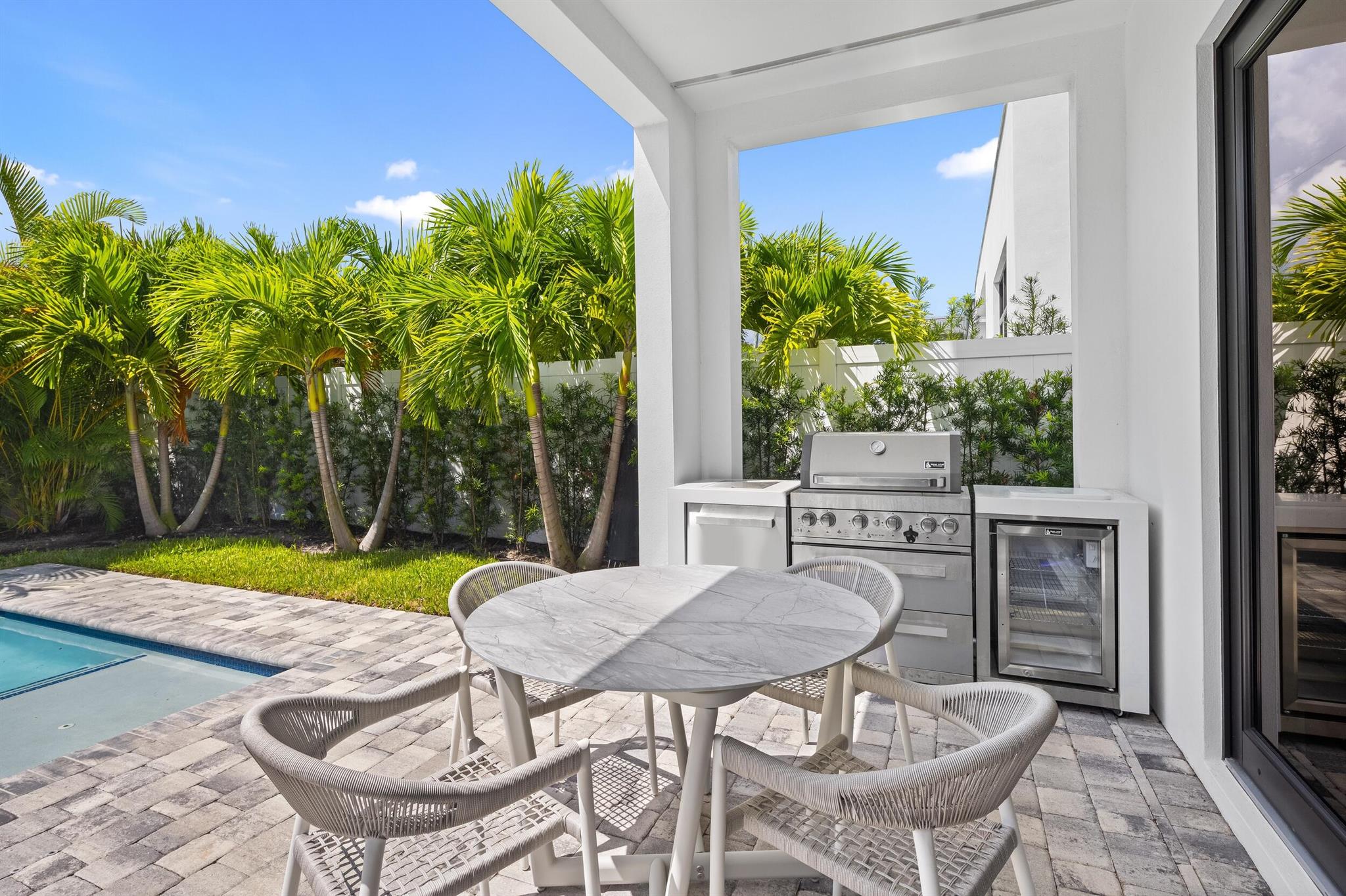 DELRAY MANORS - Residential