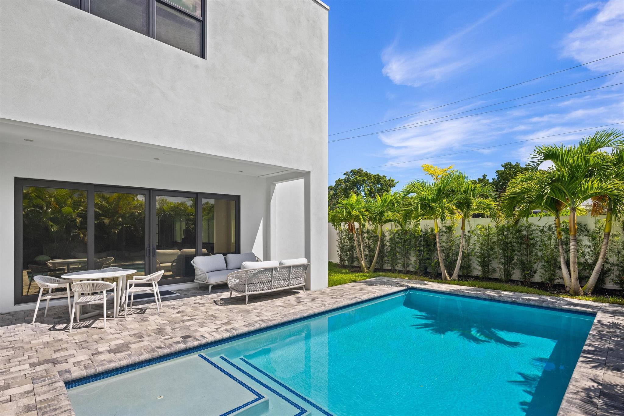 DELRAY MANORS - Residential