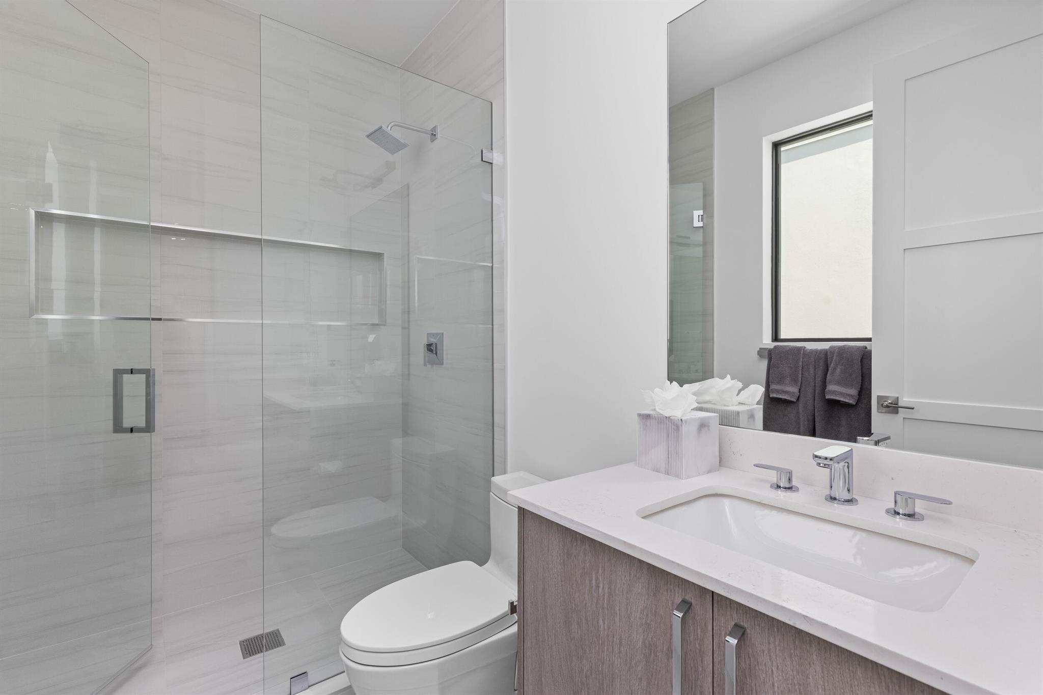 DELRAY MANORS - Residential