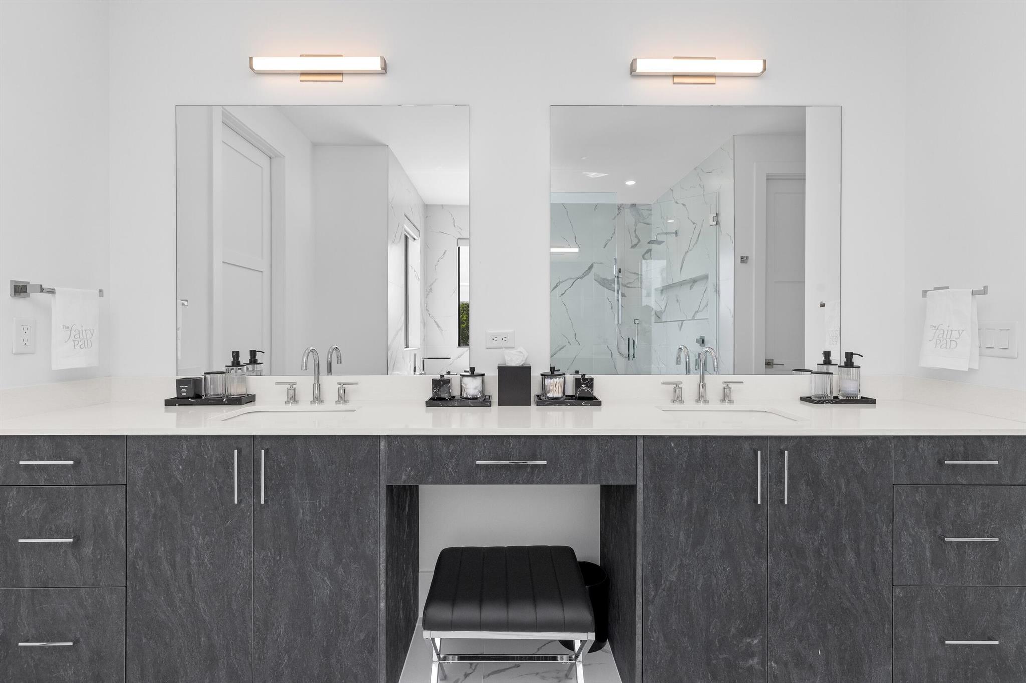 DELRAY MANORS - Residential