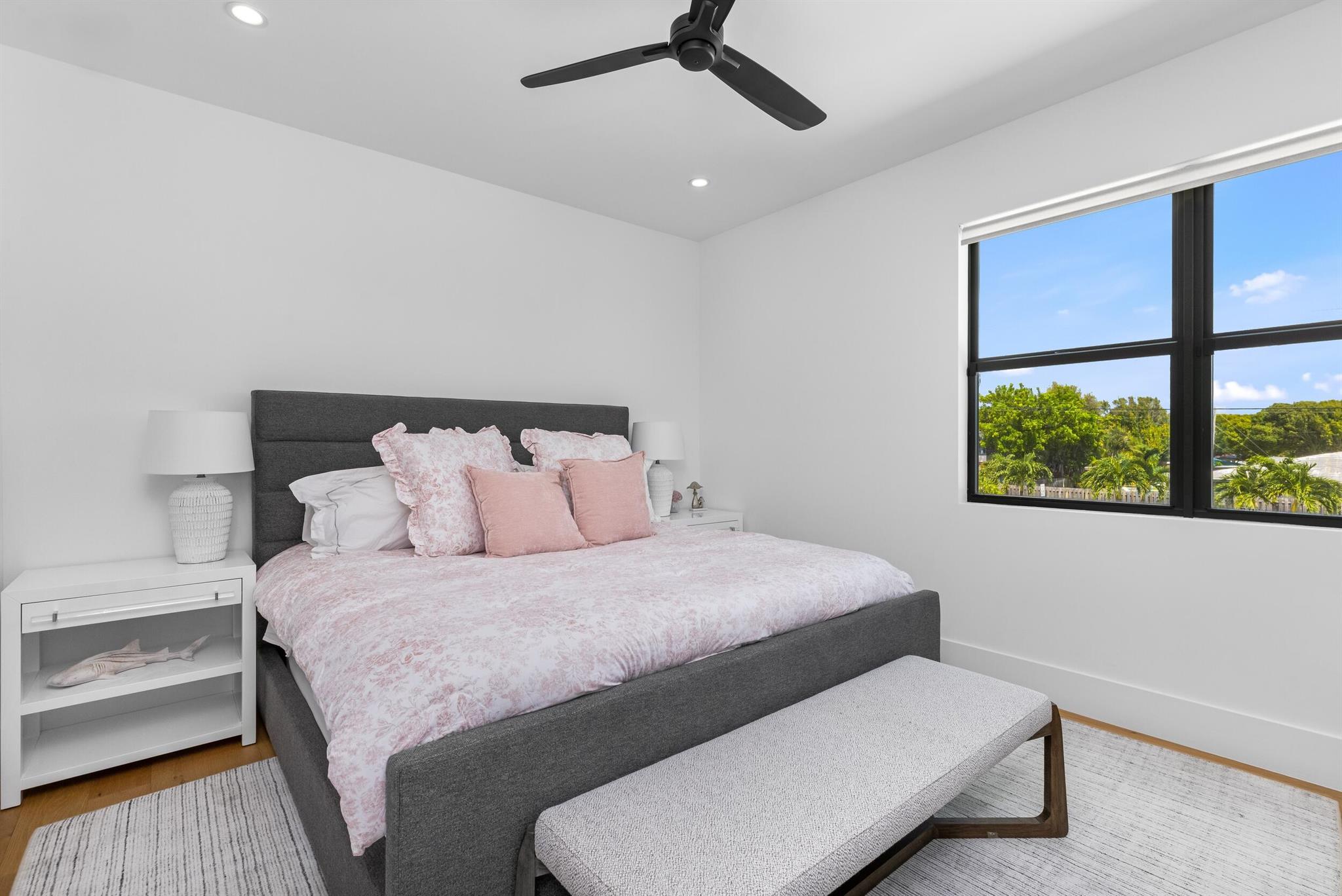 DELRAY MANORS - Residential