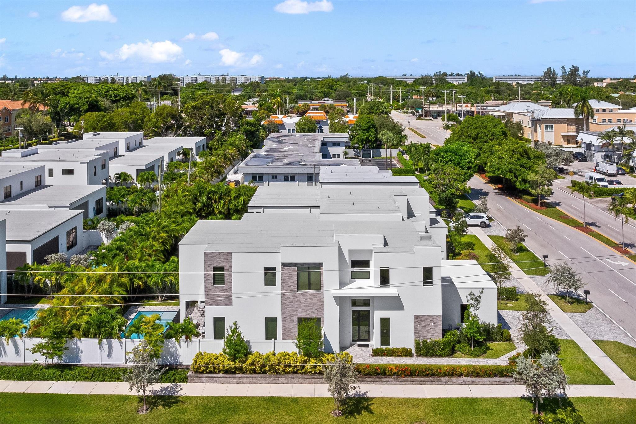 DELRAY MANORS - Residential